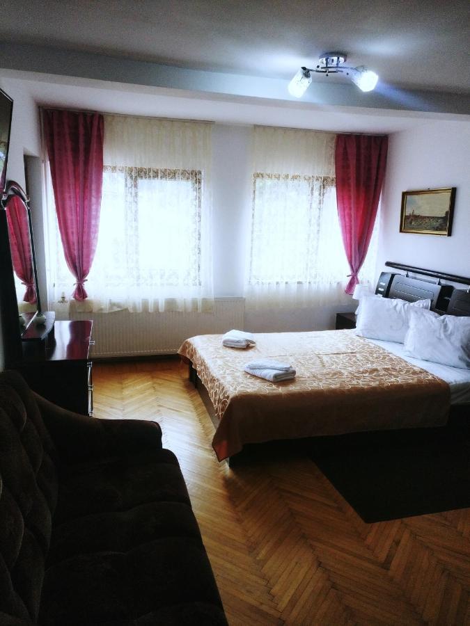 Hotel Bianca House Buşteni Exterior foto